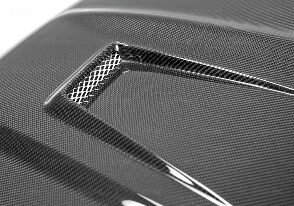 Seibon Carbon 2008-2011 Mercedes-Benz W204 C-Class GT-Style Carbon Fiber Hood - Image 3