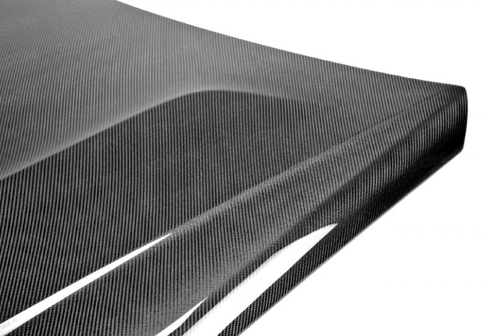 Seibon Carbon 2012-2015 Mercedes-Benz W204 C63 AMG OEM-Style Carbon Fiber Hood - Image 2