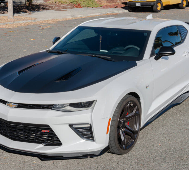 EOS 2019-2024 Chevrolet Camaro RS / SS 6th Gen Facelift 1LE Glossy Black Front Splitter Lip & Side Skirts
