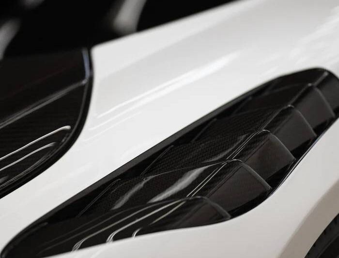 Vorsteiner 2017-2023 McLaren 720S Spyder Silverstone Edition Aero Front Fenders w/ Integrated Vents