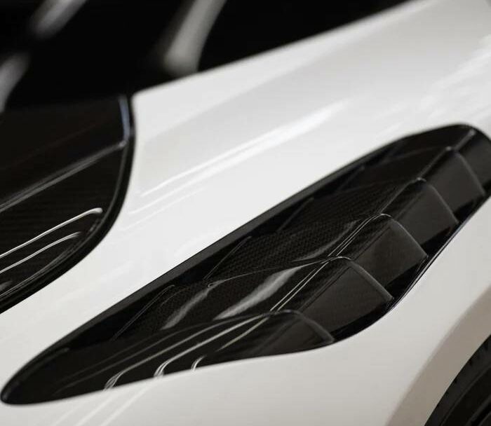 Vorsteiner 2017-2023 McLaren 720S Spyder Silverstone Edition Aero Front Fenders w/ Integrated Vents