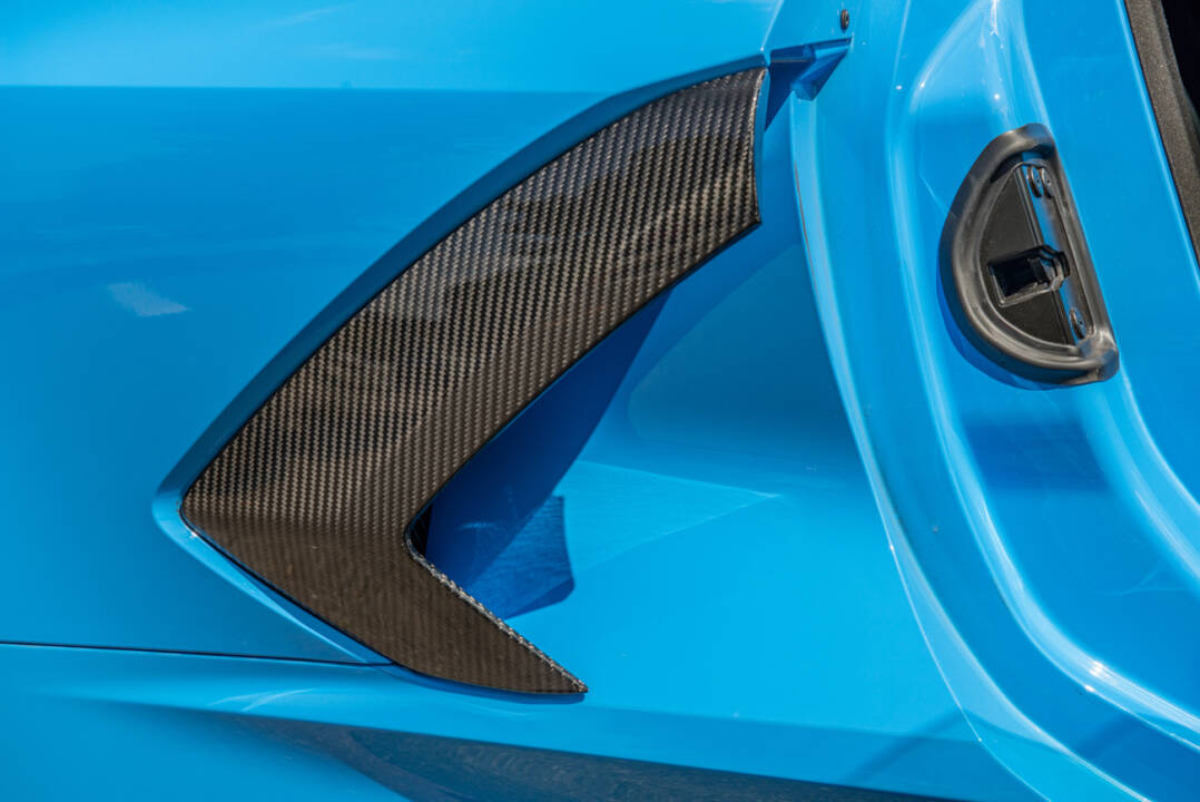 Extreme Online Store 2020 2024 Chevrolet Corvette C8 Carbon Fiber Side Fender Vent Door Garnish3