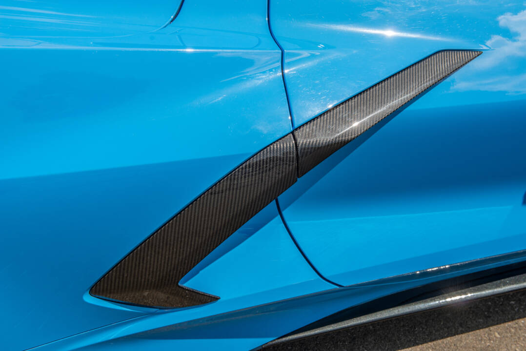 Extreme Online Store 2020 2024 Chevrolet Corvette C8 Carbon Fiber Side Fender Vent Door Garnish4