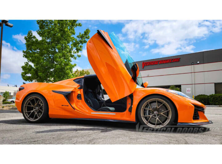 EOS 2020-2024 Chevrolet Corvette C8 Vertical Lambo Style Doors