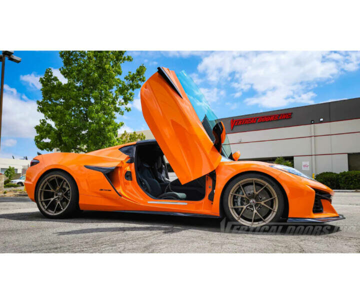 EOS 2023-2024 Chevrolet Corvette C8 Z06 Vertical Lambo Style Doors