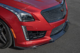 EOS 2016-2019 Cadillac Gen.3 CTS-V Carbon Fiber Front Lip Splitter With Side Wheel Archs - Image 3