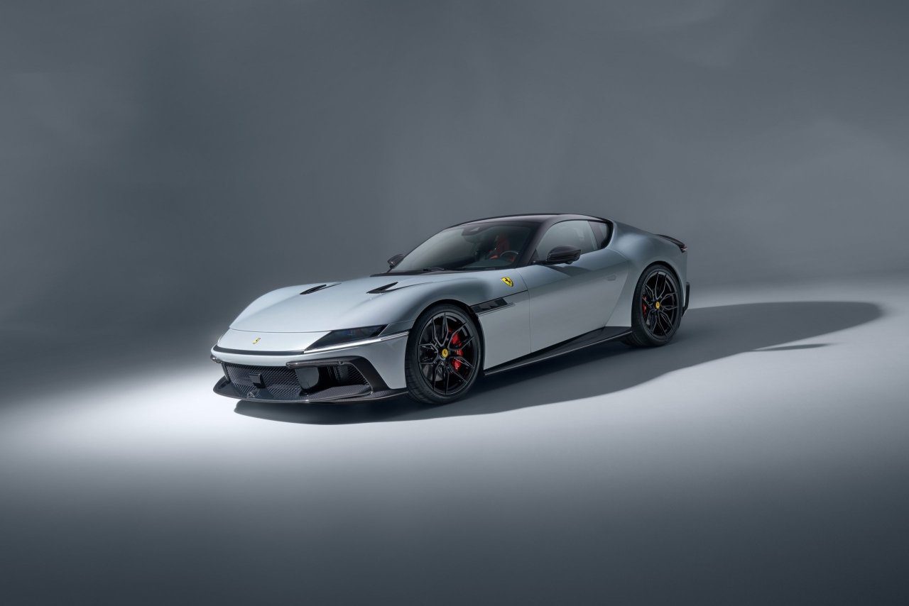 NOVITEC Ferrari 12Cilindri Carbon Front Lip - Image 5