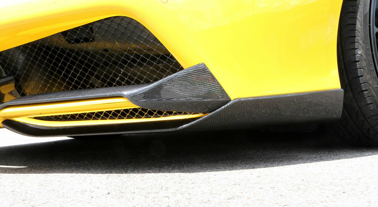 Novitec 2016-2020 Ferrari 488 GTB / 488 Spider Carbon Fiber Front Flaps