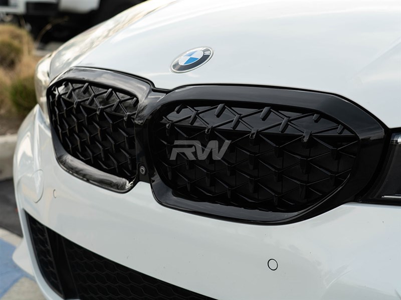 RW Carbon 2019-2026 BMW G20 330i M340i Gloss Black Diamond Front Grilles