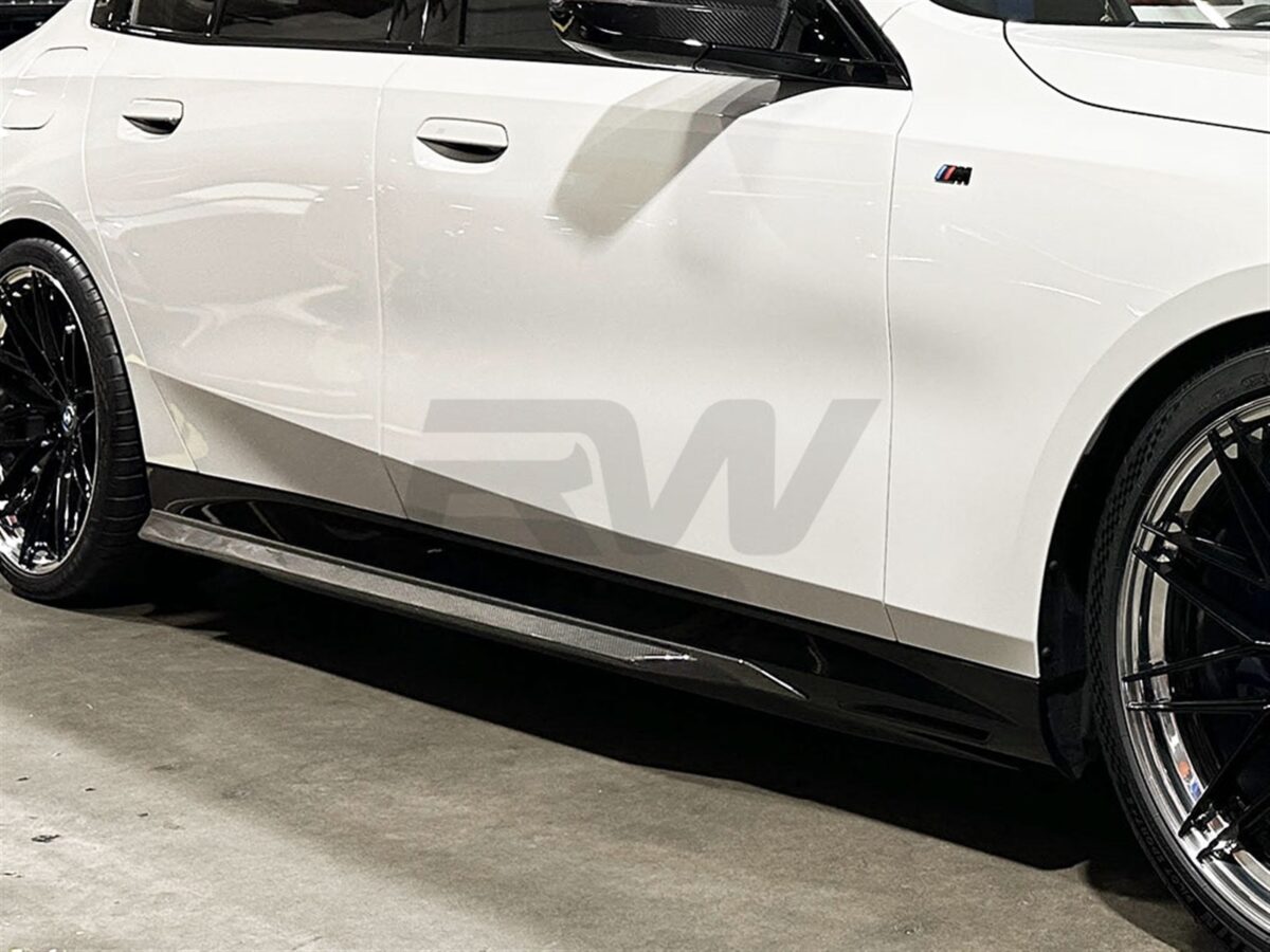 RW Carbon 2024-2026 BMW G60 5-Series Carbon Fiber Side Skirt Extensions