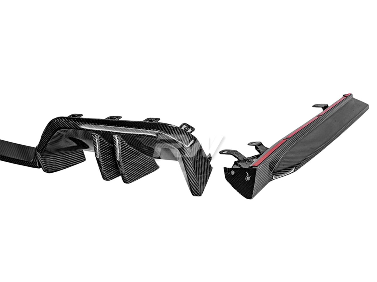 RW Carbon 2024-2026 BMW G60 5-Series Carbon Fiber Rear Diffuser - Image 3