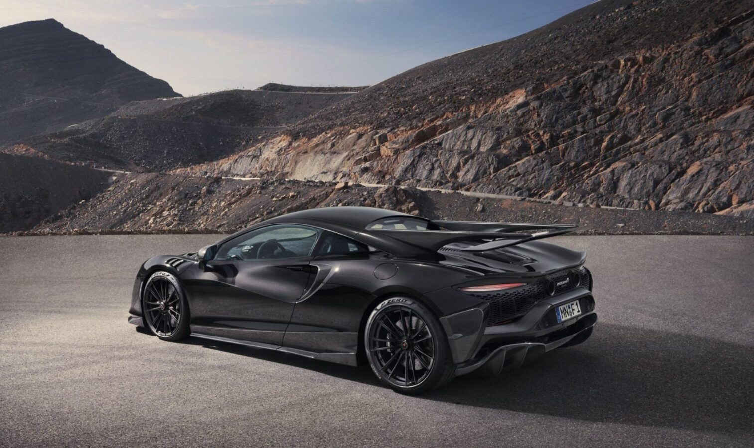 NOVITEC McLaren Artura Carbon Rear-Bumper Side Covers Lifestyle