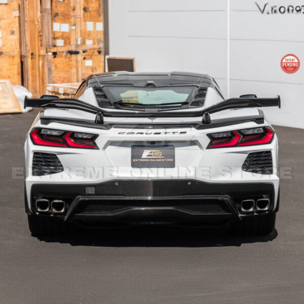 C8 Stingray rear straight-on