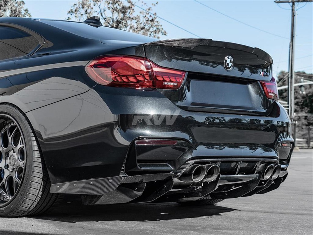 Brand: 2020-2024 BMW 3 Series F8X M3/M4 Varis Style CF Diffuser+Undertray