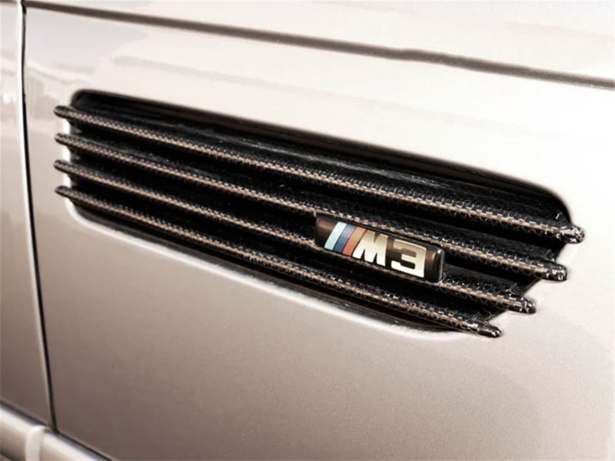 Brand: BMW 3 Series E46 M3 Carbon Fiber Fender Grilles