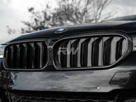Brand: BMW 5 Series F90 M5 G30 LCI CF Replacement Grille