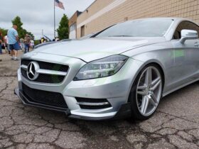 Brand: Mercedes-Benz Mercedes W218 CLS Renn Style Carbon Fiber Front Lip