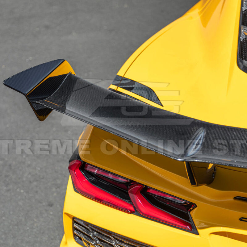 C8 Z06 driver-side angle
