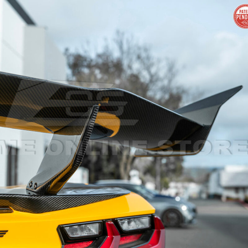 C8 Z06 wing bracket detail