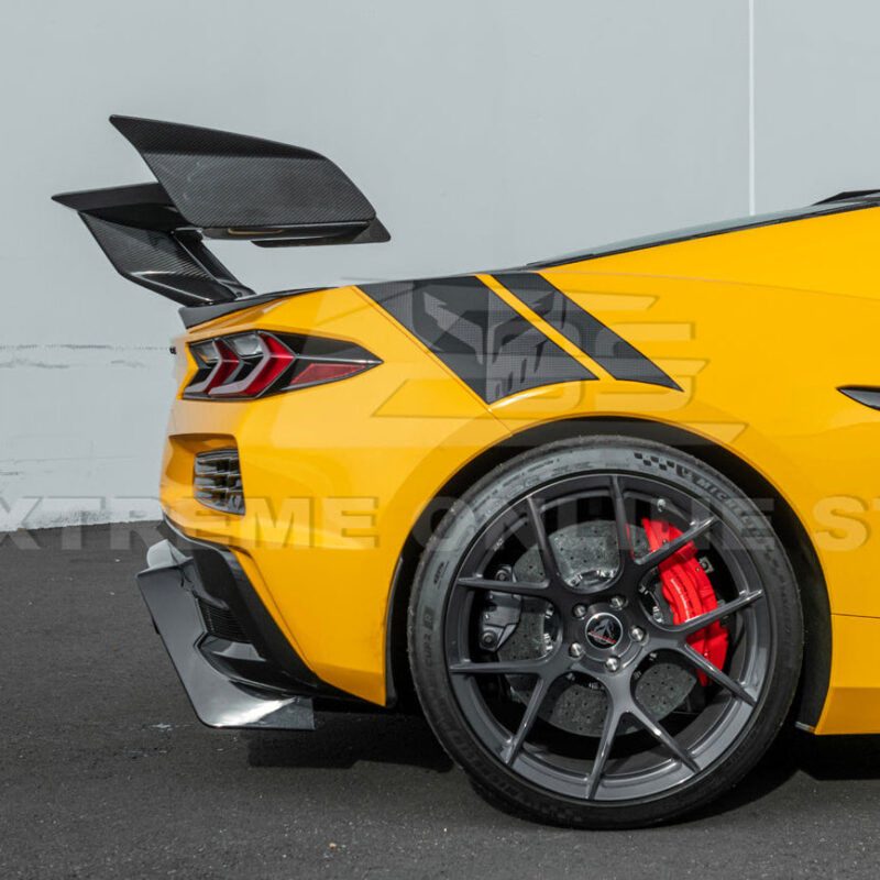 C8 Z06 rear panel close-up