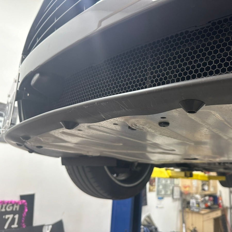 ZL1 Addons 2007-2016 Aston Martin Vantage Splitter Guards