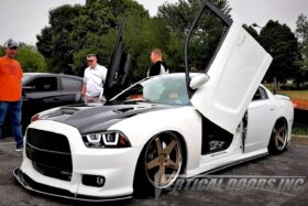 EOS Dodge Charger 2005-2010 Vertical Doors Kit - Image 2
