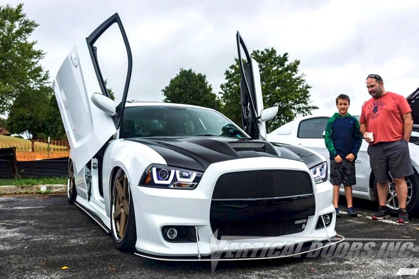 EOS Dodge Charger 2005-2010 Vertical Doors Kit - Image 1