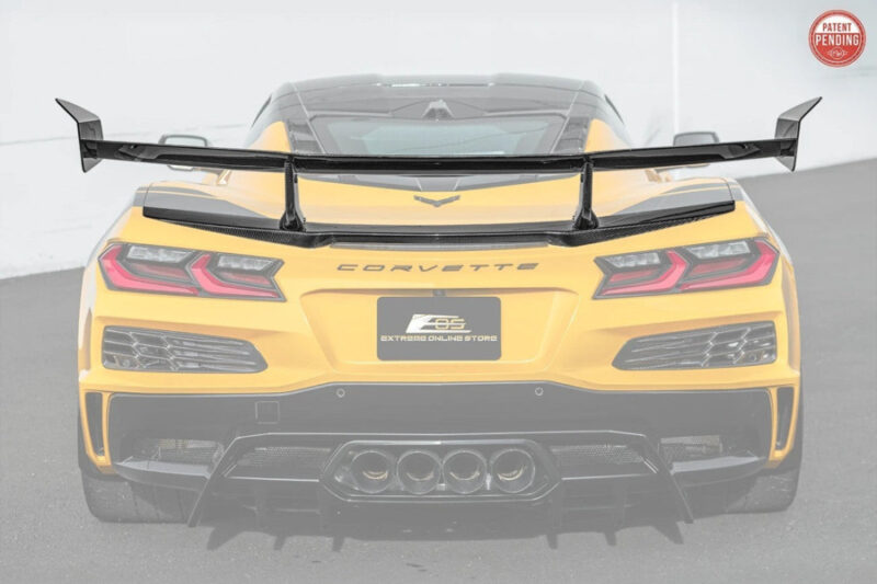 C8 Z06 with Z07 Package and ZR1 carbon fiber high wing installed