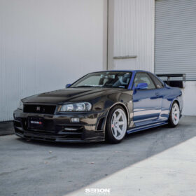 Seibon DS-Style Carbon Fiber Hood for 1999-2001 Nissan Skyline R34 GT-R