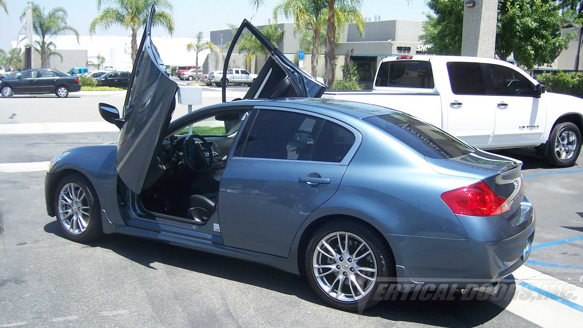EOS Infiniti G35 Sedan 2003-2006 Vertical Doors Kit - Image 2