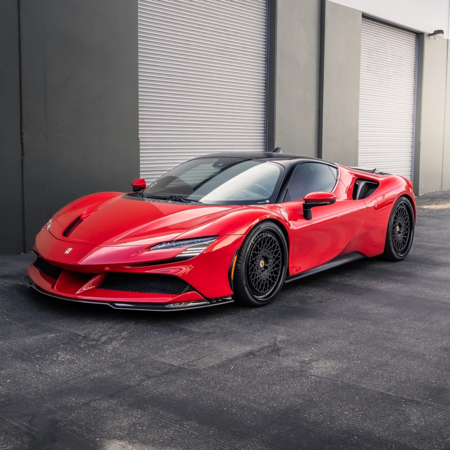 FERRARI SF90 STRADALE / SPIDER — view 4