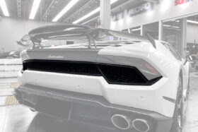 DarwinPRO 2015-2020 Lamborghini Huracan LP580 OE Style Carbon Rear Bumper Grille - image 1