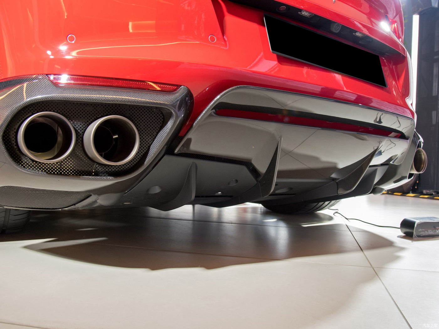 DarwinPRO 2017-2026 Ferrari 812 Superfast / GTS OE Style Dry Carbon Fiber Rear Side Diffuser - view 2