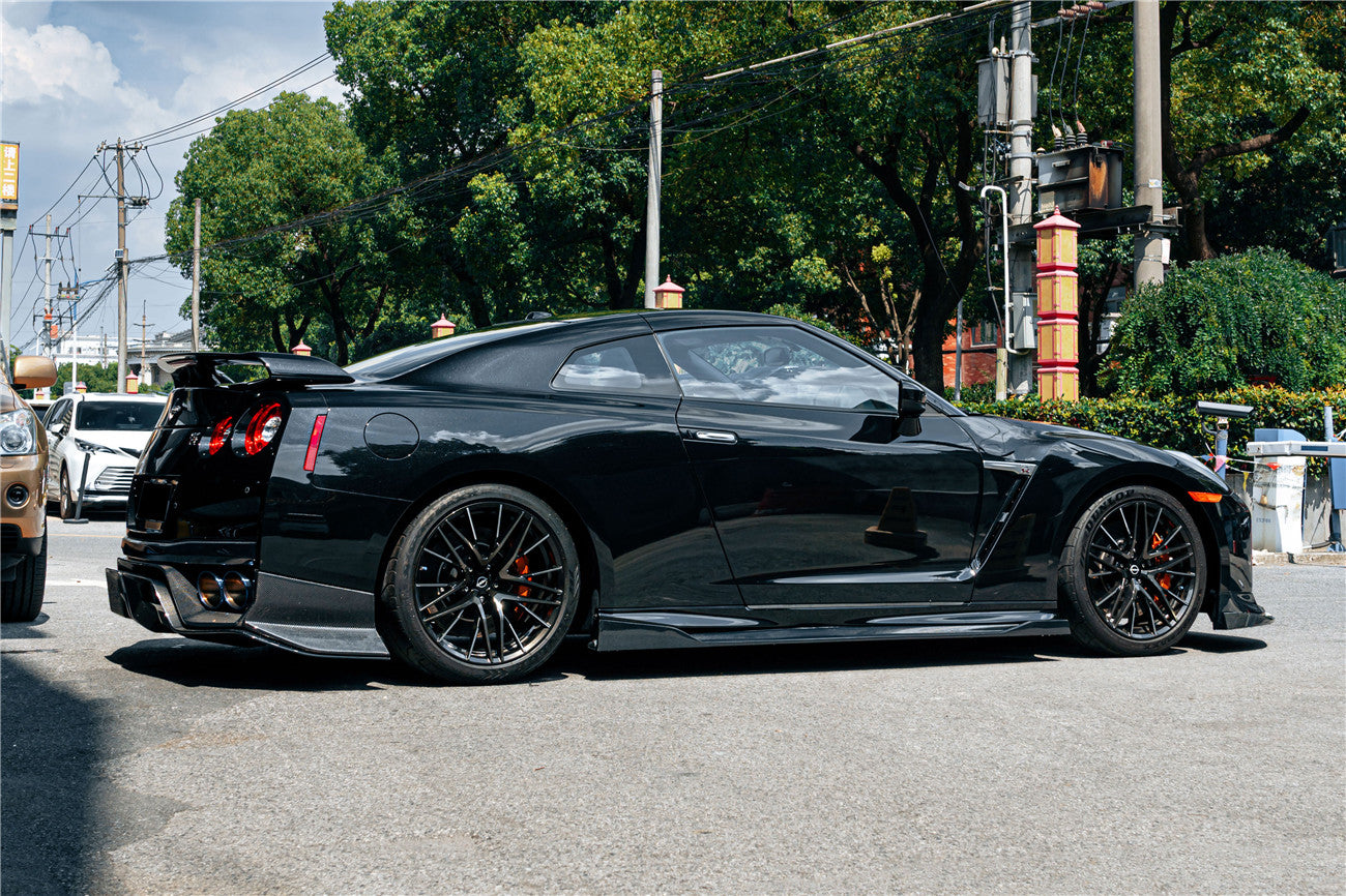 DarwinPro Aerodynamics DarwinPRO GTR R35 EBA BKSS Style Carbon Fiber Side Skirts