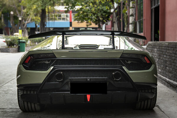 DarwinPRO 2015-2020 Lamborghini Huracan LP610 | LP580 | Performante Style Partial Carbon Rear Bumper