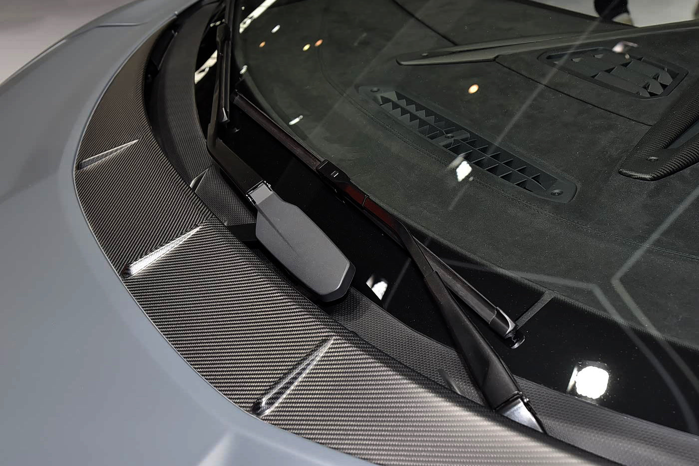 DarwinPro Aerodynamics DarwinPRO Revuelto OE Style Autoclave Carbon Fiber Front Hood Trims