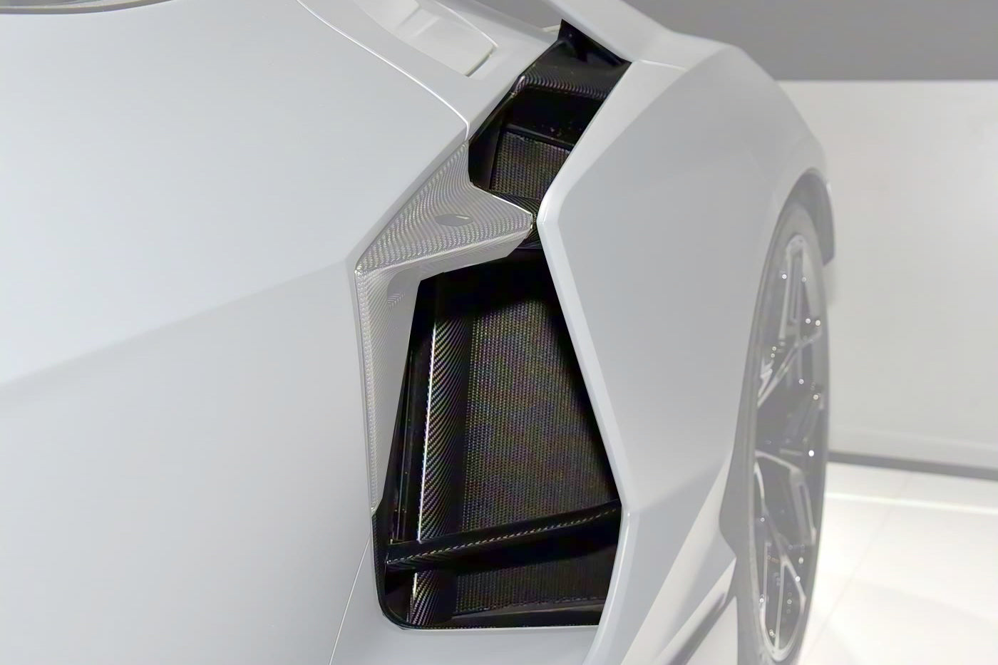 DarwinPro Aerodynamics DarwinPRO Revuelto OE Style Autoclave Carbon Fiber Quarter Panel Fender Vents 10 pieces