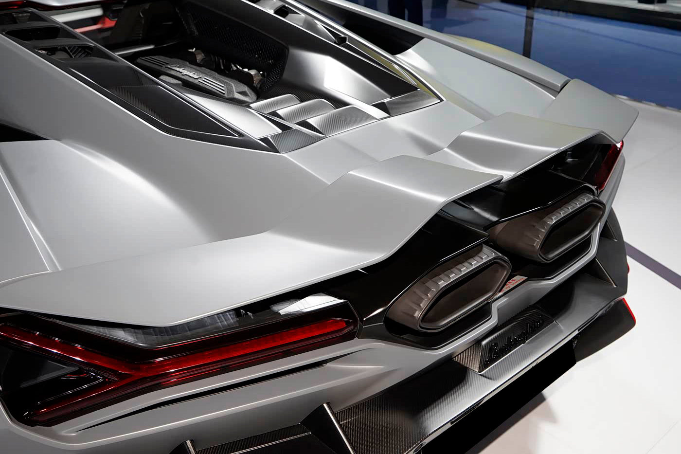 DarwinPro Aerodynamics DarwinPRO Revuelto OE Style Autoclave Carbon Fiber Trunk Spoiler Wing