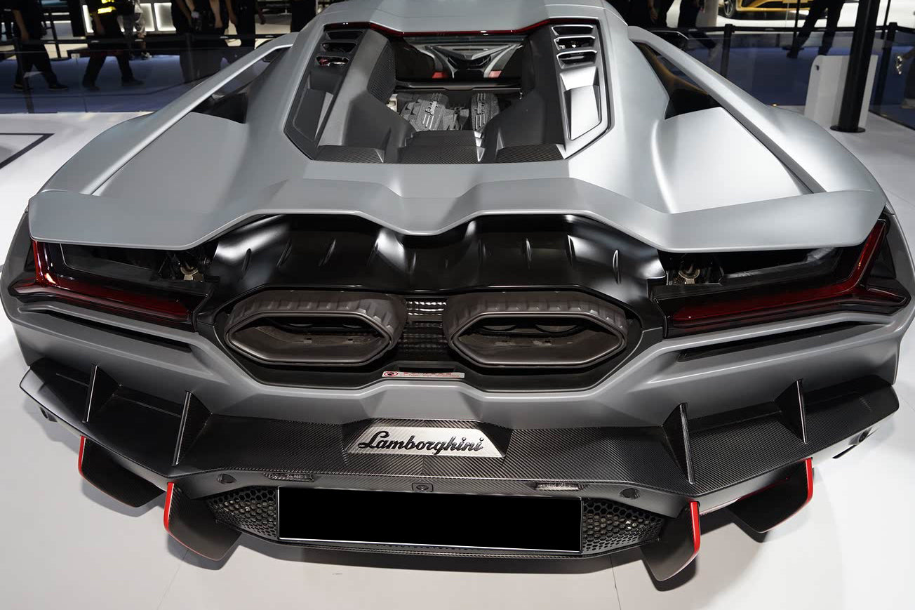 DarwinPro Aerodynamics DarwinPRO Revuelto OE Style Autoclave Carbon Fiber Engine Trunk - Image 2