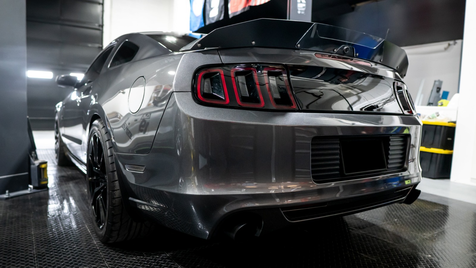 LiquiVinyl 2013-2014 Ford Mustang GT Wickerbill