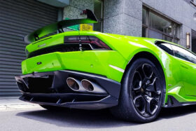 DarwinPRO 2015-2020 Lamborghini Huracan LP610 AO Style Carbon Fiber Rear Diffuser - image 6