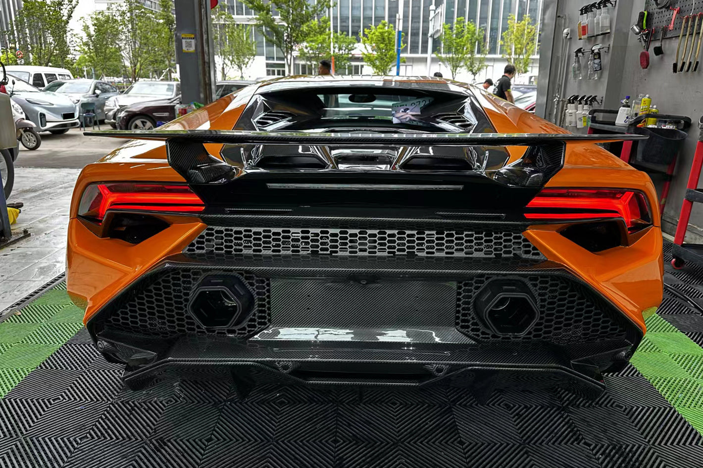 DarwinPRO 2019-2023 Lamborghini Huracan EVO Convert Tecnica Style Rear Bumper