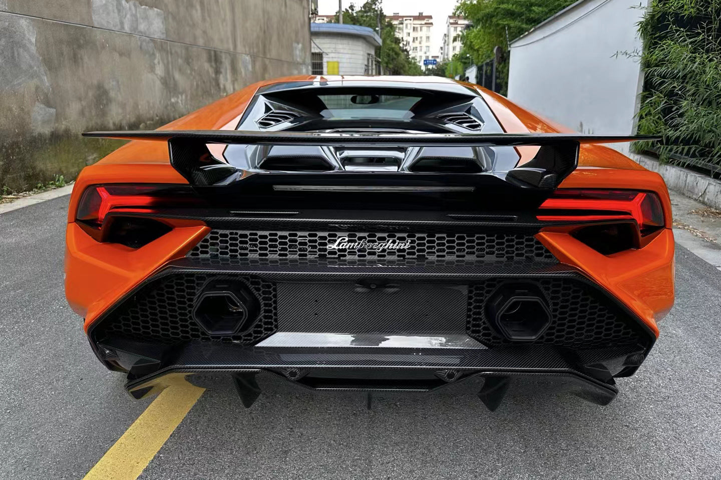 DarwinPRO 2015-2019 Lamborghini Huracan LP610 & LP580 Convert Tecnica Style Rear Bumper (NEED TO CHANGE EXEHAUST SYSTEM)